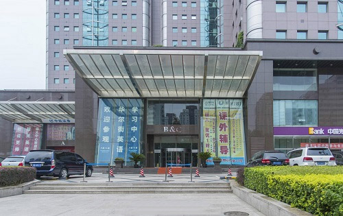 远大中心正门